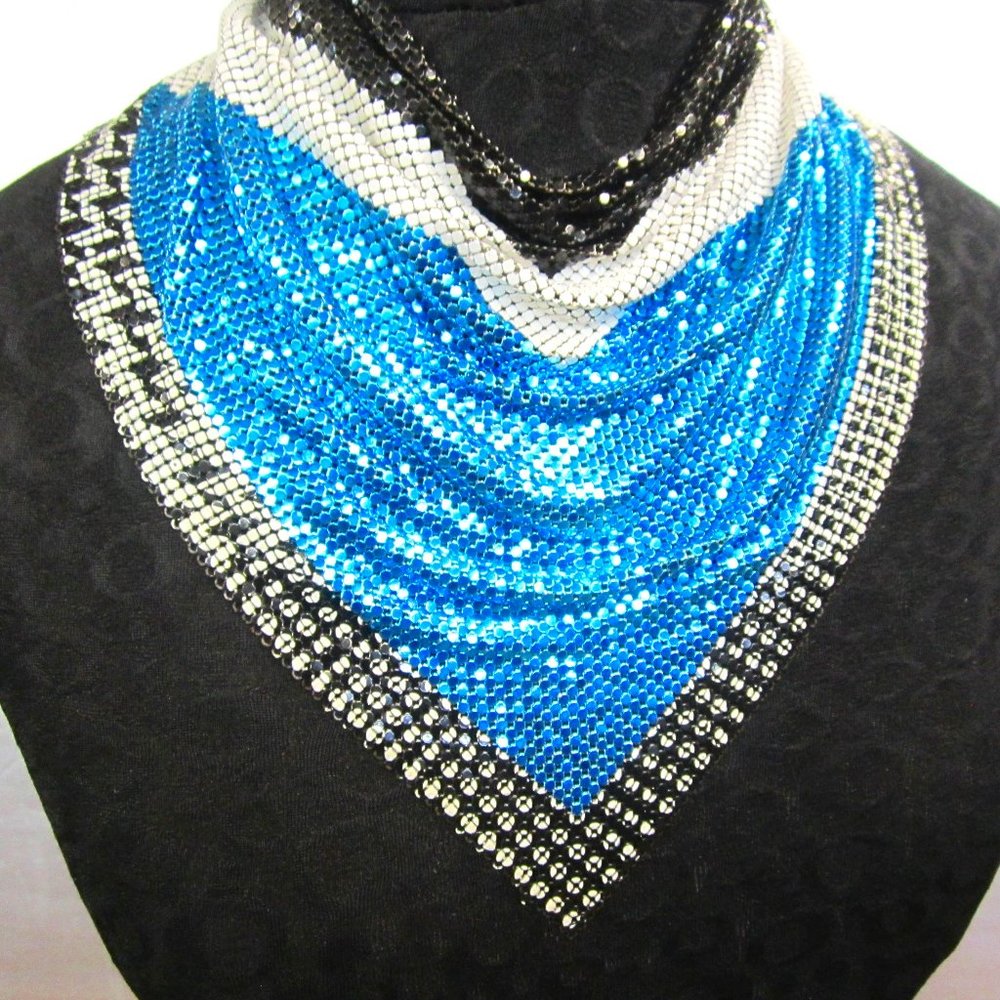 Ferrara Whiting And Davis Turquoise Color Blocked Cowl